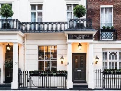 Tophams Hotel
