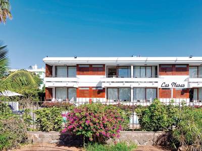 Las Nasas by Labranda