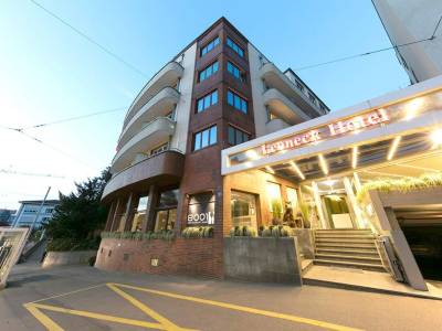 Alpine Rooms by Leoneck