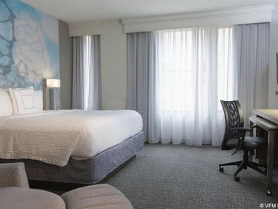 Courtyard Nashville Downtown