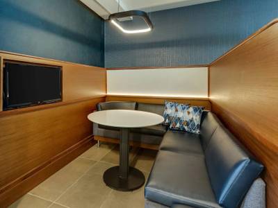 Courtyard Lexington South/Hamburg Place