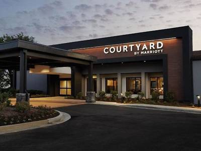 Courtyard St. Louis Downtown West