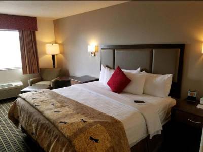 Best Western Plus Eagleridge Inn & Suites