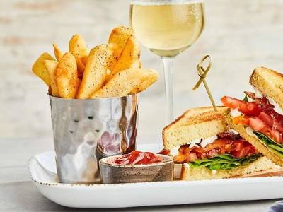 Courtyard Grand Rapids Airport