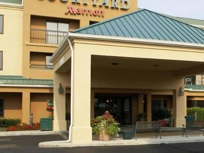 Courtyard Newark Granville