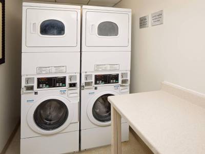 Courtyard Fort Worth I-30 West Near NAS JRB