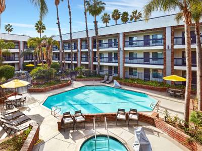 Best Western Plus Meridian Inn & Suites Anaheim - Orange (Foto)