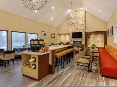 Hawthorn Suites by Wyndham Detroit Southfield