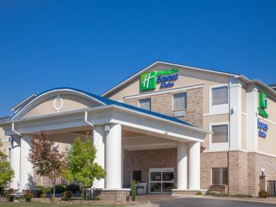 Holiday Inn Express & Suites Clarksville