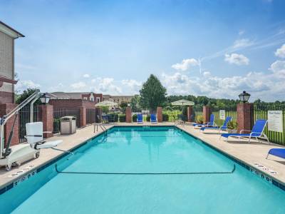 Holiday Inn Express & Suites Gadsden W-Near Attalla