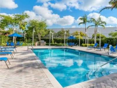 Holiday Inn Express Hotel & Suites Miami-Kendall