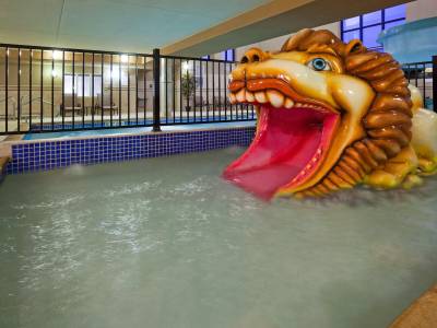 Holiday Inn Express Hotel & Suites Mitchell