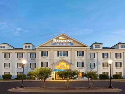 Baymont Inn & Suites Lakeland