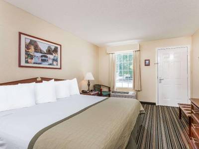 Baymont Inn & Suites Orangeburg