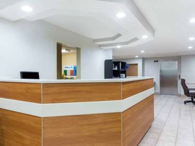 Microtel Inn & Suites by Wyndham Brunswick North