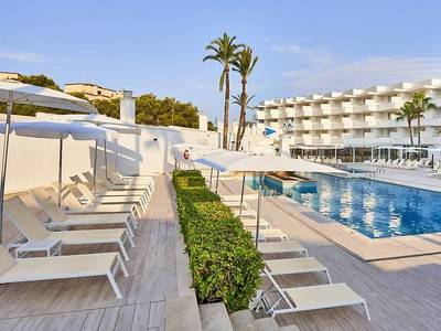 Globales Cala Bona Suites 
