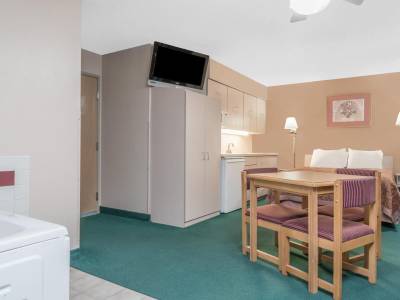 Super 8 Fargo Airport