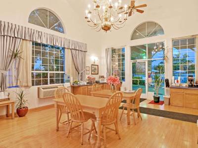 Super 8 Motel - Auburn