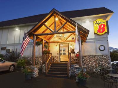Super 8 Cody