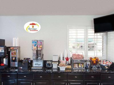 Super 8 Motel - Pasadena/La Area