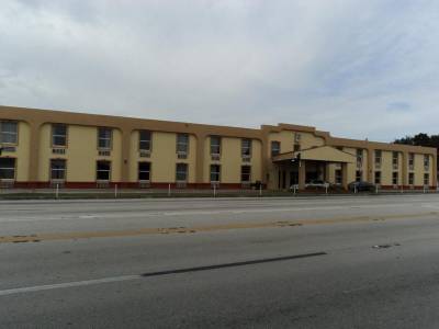 Sunstate Inn & Suites