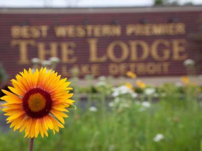 Best Western Premier The Lodge on Lake Detroit
