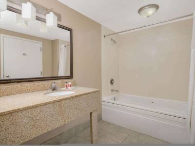 Super 8 Port Wentworth Savannah Area