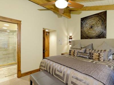 The Crestwood Condominiums