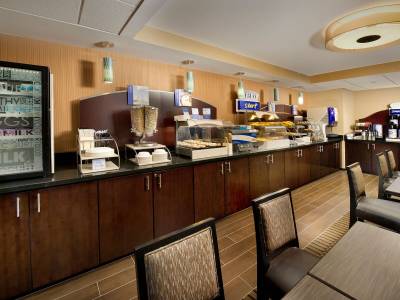 Holiday Inn Express - Waldorf