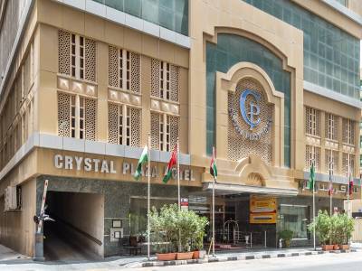 OYO 122 Crystal Plaza Hotel