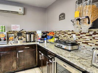 Americas Best Value Inn - Austin South