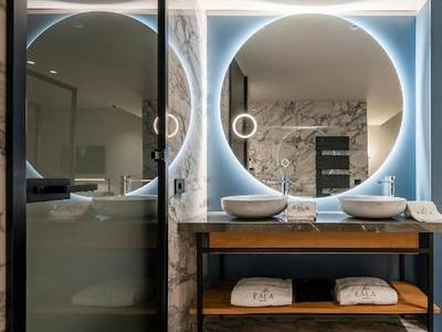 EALA My Lakeside Dream 