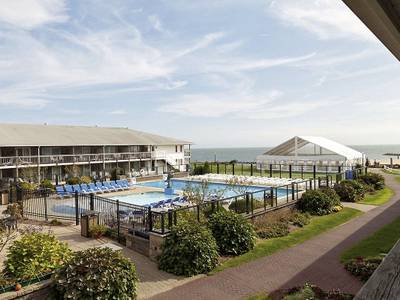 Red Jacket Beach Resort