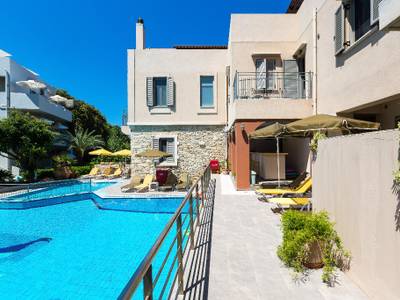 Philoxenia Apartments