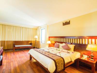 Royal Empire Premium