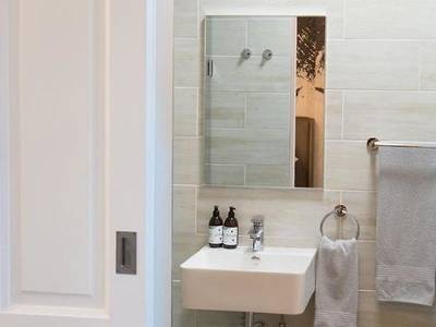 33 on First Guesthouse