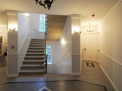 Crystal Suites Old Town