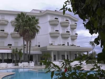 Sunshine Hotel & Spa