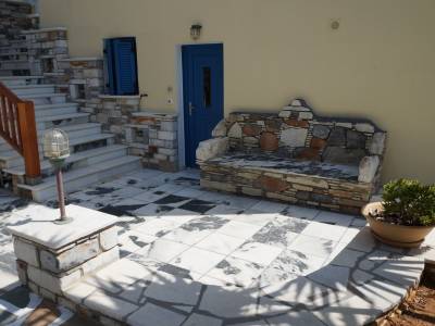 Paradiso Studios & Apartments