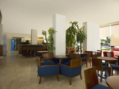 One Querétaro Plaza Galerias