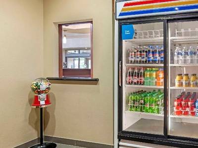 Comfort Suites North Cotner