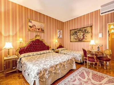 Domus Colosseo Hotel