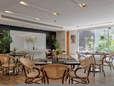 Ventura Hotel & Suites