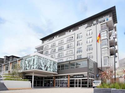 DoubleTree by Hilton Hotel Cape Town - Upper East Side