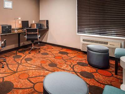 Best Western Plus Airport Inn & Suites