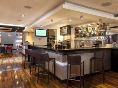 Blue Doors Jazz Apartments