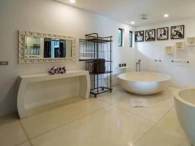 The Privilege Hotel Ezra Royal Beach 