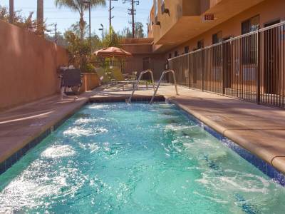 Holiday Inn Express Hotel & Suites Woodland Hills