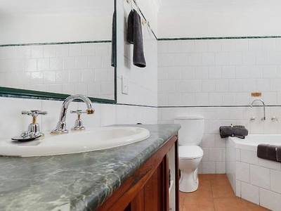 The Georgian Motor Lodge