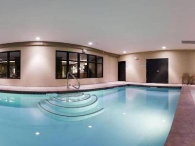 Holiday Inn Express & Suites